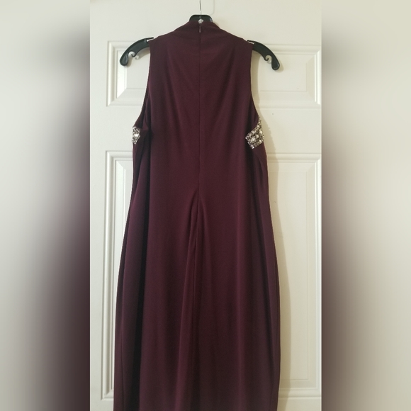 SLNY Evening Dress Burgundy - Picture 10 of 11